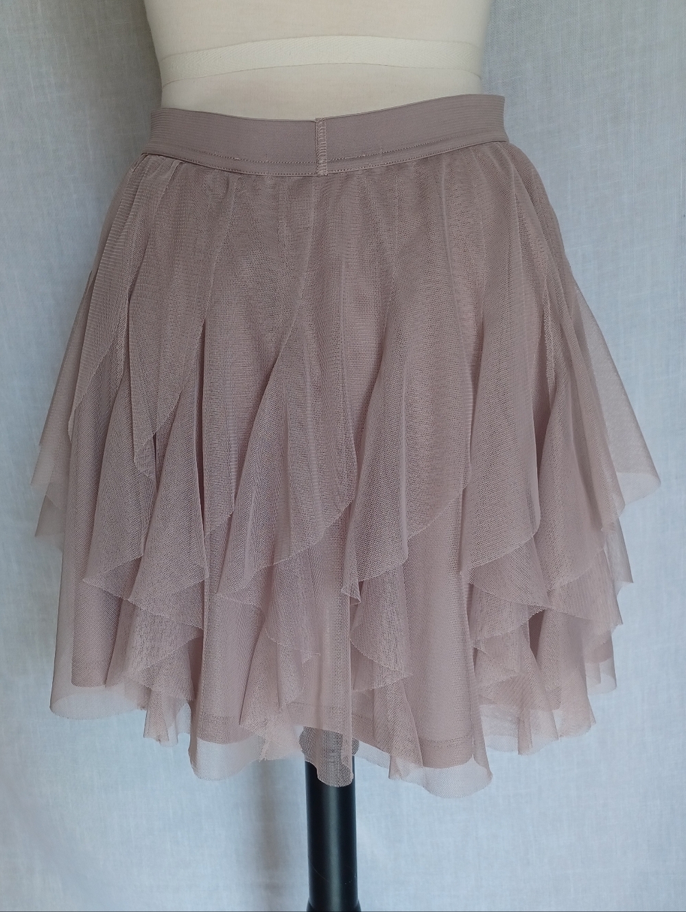 LC Lauren Conrad Taupe Ruffled Tulle Skirt
